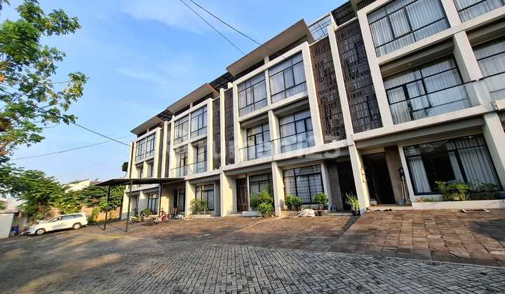 Rumah Baru di Komplek Sunrise Kebon Jeruk Jakarta Barat