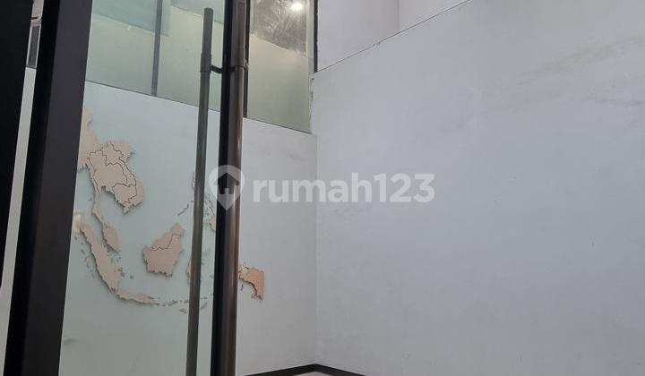 Gudang di Karang Tengah Raden Saleh Tangerang Full Furnished  2