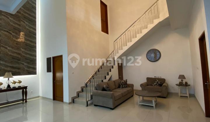 Dijual Rumah 2 Lantai di Komplek Green Ville Jakarta Barat