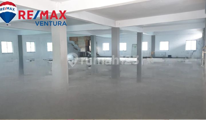 Pabrik di Jalan Kranji Timur, Cibinong, Bogor, Jawa Barat