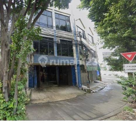 Ruko di Jalan Kapten Tendean, Mampang Prapatan, Jakarta Selatan