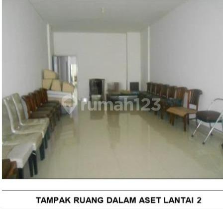 3-Story Shophouse in Pejagalan Raya Shophouse Complex, Tambora, West Jakarta 3-Story Shophouse in Pejagalan Raya Shophouse Complex, Tambora, West Jakarta