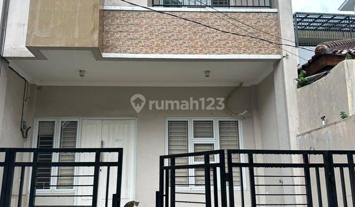 Rumah Jalan Taman Rawa Pening , Tanah Abang , Jakarta Pusat 1