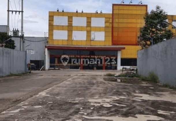 Gudang Jalan Raya Klari, Karawang Dekat Pintu Tol Karawang Timur , di  1