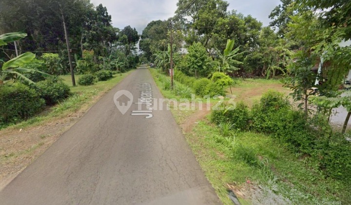 Land on Jalan Jepara Lebak, Bulungan – Jepara Regency, Central Java. Land on Jalan Jepara Lebak, Bulungan – Jepara Regency, Central Java.