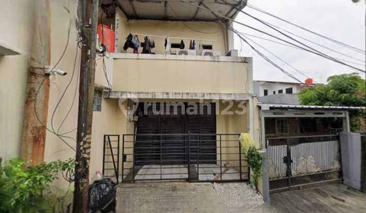 House in Taman Meruya Ilir Housing Complex, North Meruya, Kembangan, West Jakarta