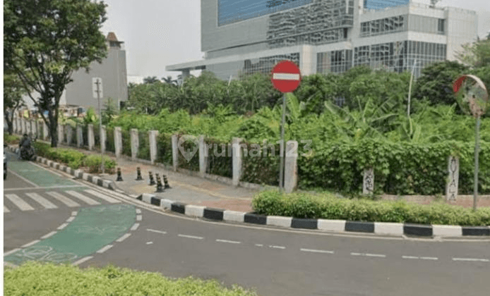 Kavling Super Strategis Dipinggir jalan di Kavling Puri Indah Jakarta Barat 1