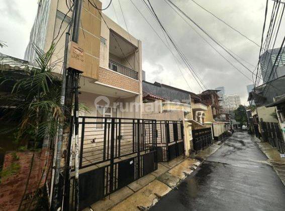 Rumah di Jalan Taman Rawa Pening 1, Tanah Abang Jakarta Pusat 1