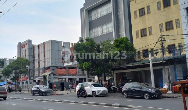 Ruko di Jalan Biak Raya, Cideng - Jakarta Pusat Ruko di Jalan Biak Raya, Cideng - Jakarta Pusat