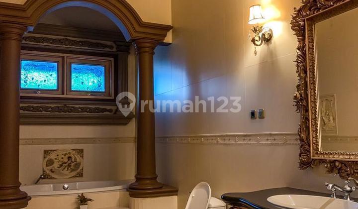 Luxury Classic House in Riviera Cluster, Karawaci, Tangerang 2