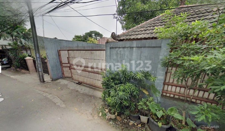 House on Jl. H. Toran, East Ciputat, South Tangerang House on Jl. H. Toran, East Ciputat, South Tangerang