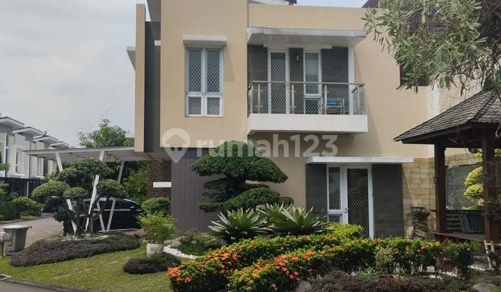 Corner House in Symphonia Cluster Rossini Gading Serpong, Tangerang