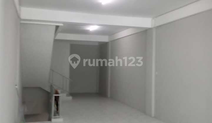 Shop House in Arcadia Complex on Daan Mogot Street, Batu Ceper - Tangerang 2