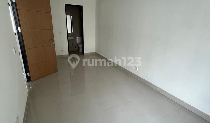 Rumah Minimalis Modern 3 Lantai di Provence Suites Bsd City, Tangerang