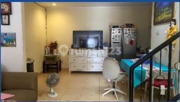 Rumah di Perumahan Duta Garden, Benda, Tangerang