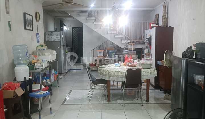Rumah 2 Lantai di Taman Kota Daan Mogot, Jakarta Barat