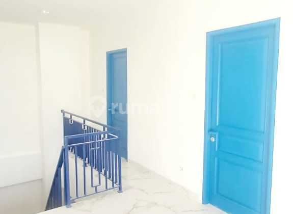 New House on Jalan Petojo Selatan, Gambir, Central Jakarta