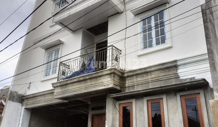 Quick Sale New 3-Story Boarding House with 20 Rooms, West Cengkareng, West Jakarta 1