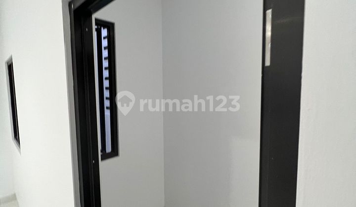 Cheap Sale House on Cengkareng Indah Street - Cengkareng, West Jakarta 2