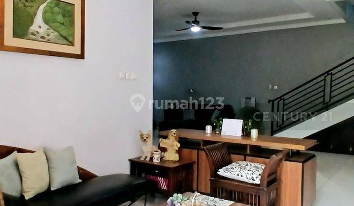 Rumah 2 Lantai Bangunan Kokoh Di Hook Strategis Dekat Stasiun 2