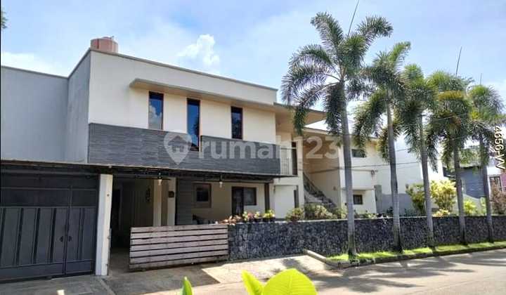 For Sale, House with Large Front and Back Yard in Sector 9 Bintaro Jaya.