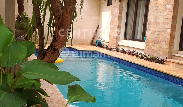 For Sale Luxury Hook House With Swimming Pool In Menteng Cluster 2