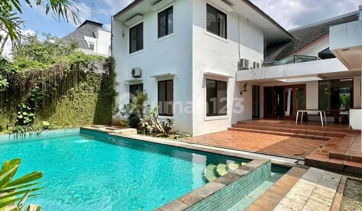 Quiet and Comfortable Location, Tropical House in a Compound 2