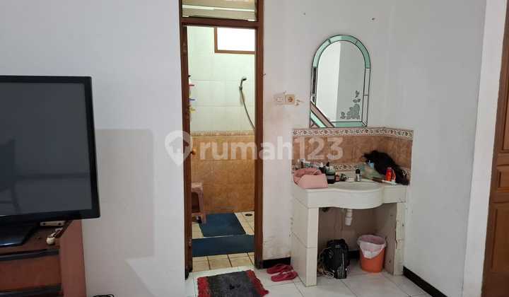 Disewakan Rumah Jl. Bukit Duta Timur  2
