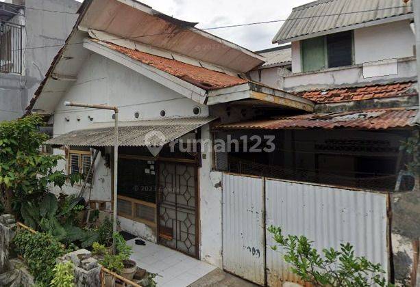 Dijual Rumah Lama Hitung Tanah Jl. Sumbawa  2