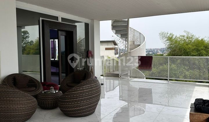 Dijual Rumah Mewah Jl. Stonen 2