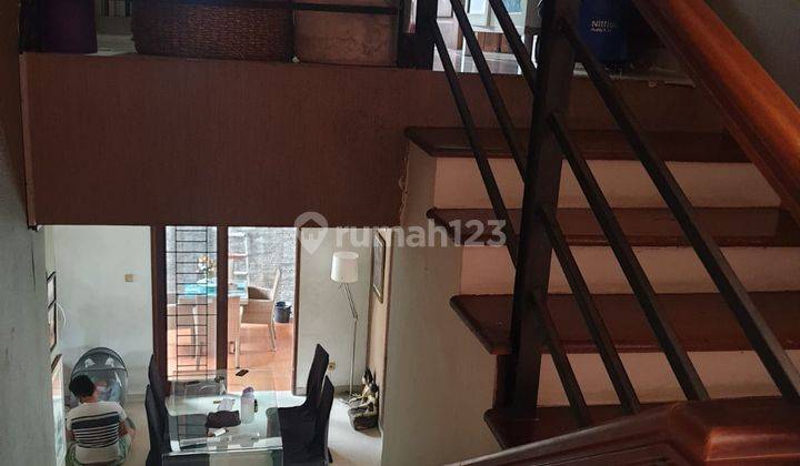 Rumah Split Level Hoek Banci di BSD De Latinos 2