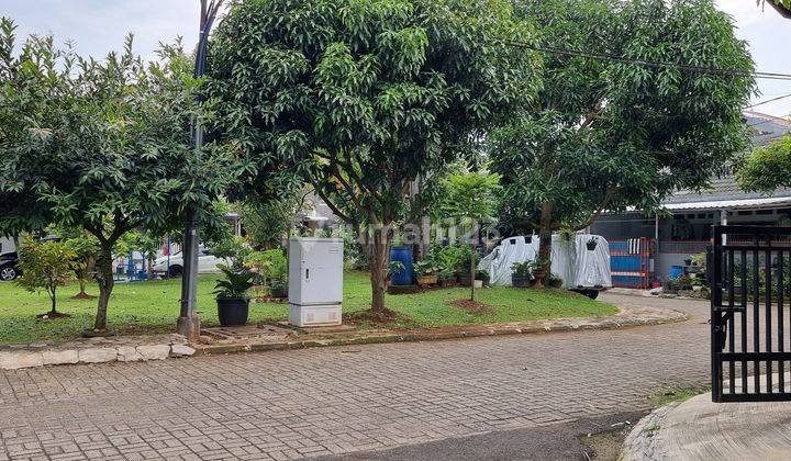 Rumah Hoek Hadap Taman di BSD Nusa Loka 2