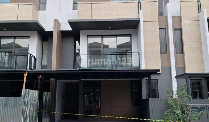 Rumah Baru Minimalist Modern 3 Lantai Siap Huni di BSD The Zora 1