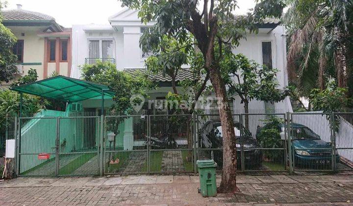 Rumah Sudut Samping Taman Halaman Luas di Puspita Loka BSD  1