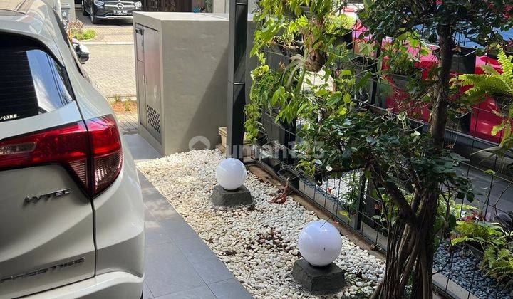 Rumah 3 Lantai Semi Furnish Bagus Siap Huni di BSD The Zora 2