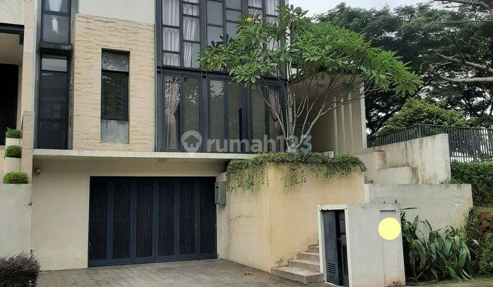 Rumah Hoek 3 Lantai Halaman Luas di BSD Navapark  1