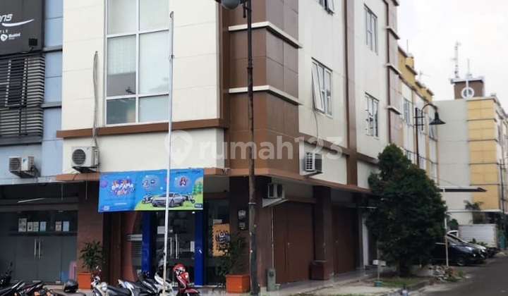 Ruko Unit Didepan Hadap Jalan Raya Lokasi Strategis BSD Golden Boulevard