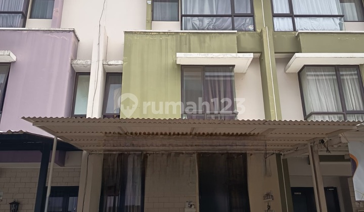 Kostan Bangunan 3 Lantai 10 Kamar Lokasi Bagus di Gading Serpong