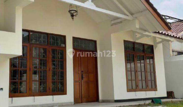 Rumah Kebayoran Baru Jakarta Selatan Lokasi Strategis 1