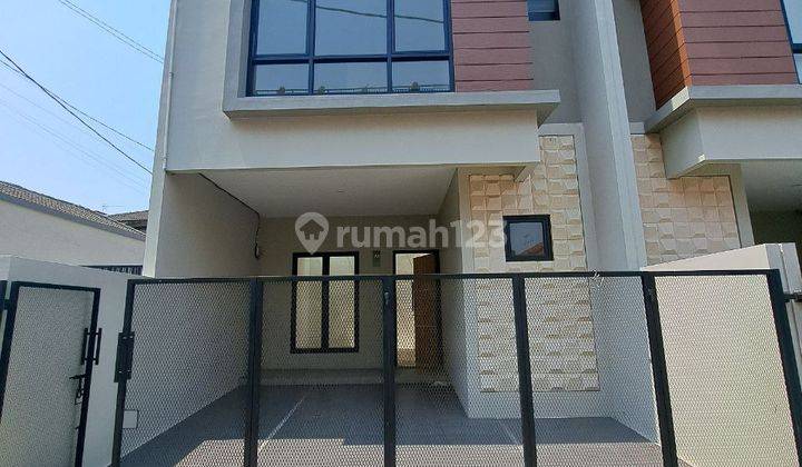 Rumah 2 Lantai Baru SHM di Cawang Jakarta Timur 1