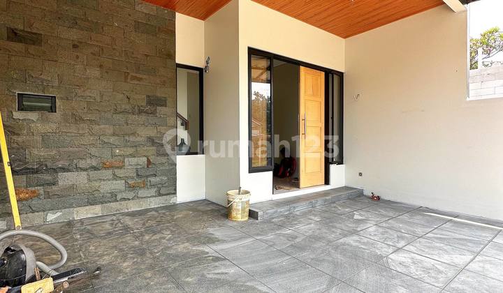 Rumah Scandinavian Di Bambu Apus Free Ac Dan Kanopi Dekat Tol 2