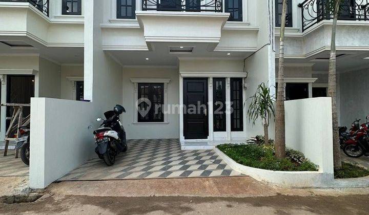 Rumah Shm 2 Lantai Baru American Classic Di Jagakarsa  1