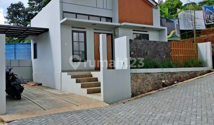 Rumah Modern Di Jatihandap Dekat Terminal Cicaheum Kota Bandung 