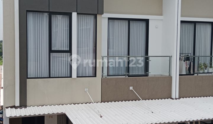 Rumah Bagus 2 Lantai Plus Rooftop Bonus Ac Di Cilangkap Dekat Tol
