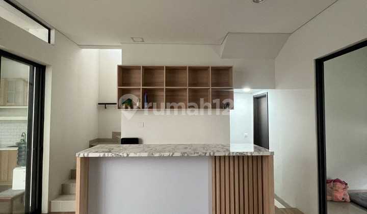 Dijual Rumah Cantik Semi Furnished di Summarecon Bandung 2