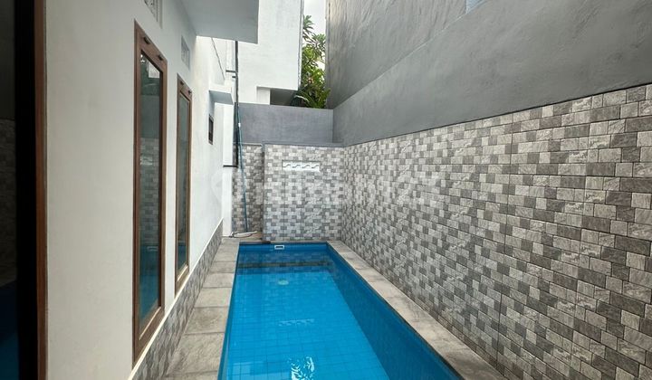 Di Jua Villa Lokasi In West Side Sanur Bali2-Story Building