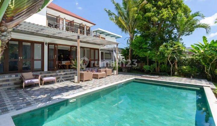 Astonishing Colonial Design Villa 4 BR Canggu 1