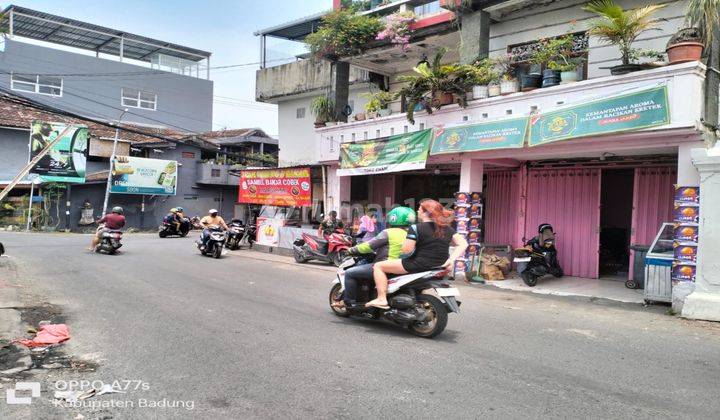 Shophouse on Semart Brawa Main Street in Front of Market 2