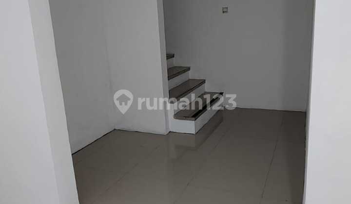 Dijual Rumah Lantai 3 Located In Central Canggu 2