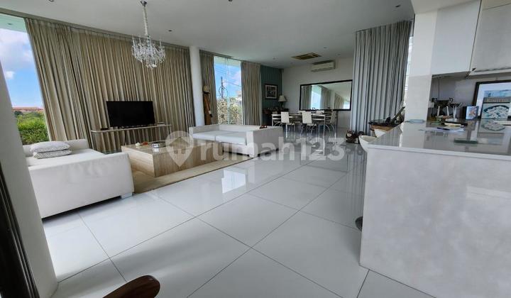 Dijual: Vila Modern 3 Kamar Tidur, Pemandangan Laut & Pemandangan Bandara Dijual: Vila Modern 3 Kamar Tidur, Pemandangan Laut & Pemandangan Bandara